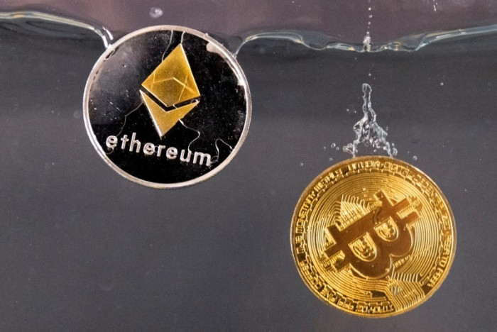 , Ether Falls to Lowest in Seven Weeks; Offshoot Token Plunges